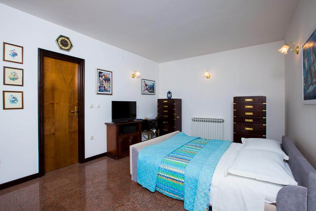 Apartment Dolores Опатия Екстериор снимка